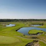 National Golf Apartment