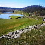 National Golf Apartment